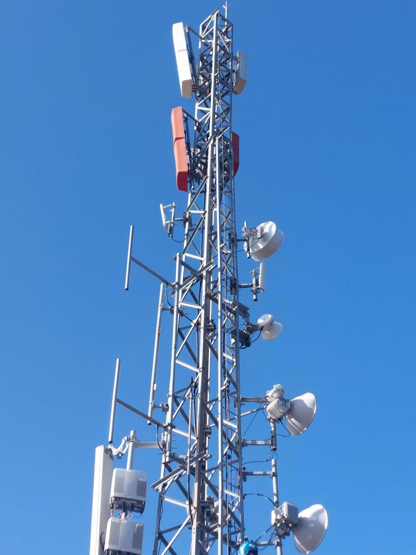 Montaje de torres y estaciones de telecomunicaciones Montaje de torres y estaciones de telecomunicaciones